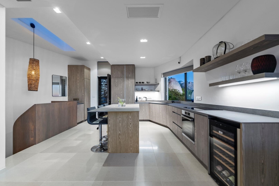 To Let 1 Bedroom Property for Rent in Bantry Bay Western Cape